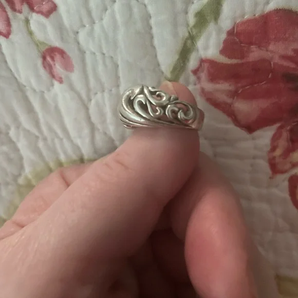 fancy sterling silver ring - Picture 2 of 2